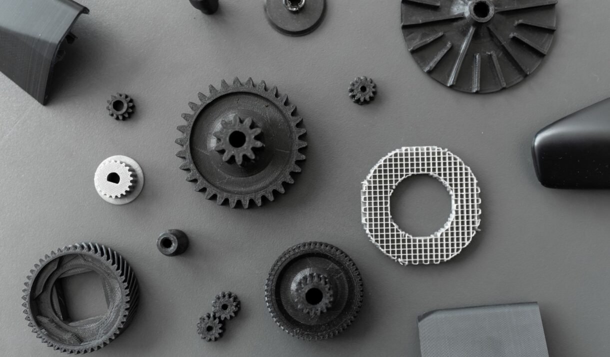 3d printed objects on the table in the laboratory nxudsw5 (1)